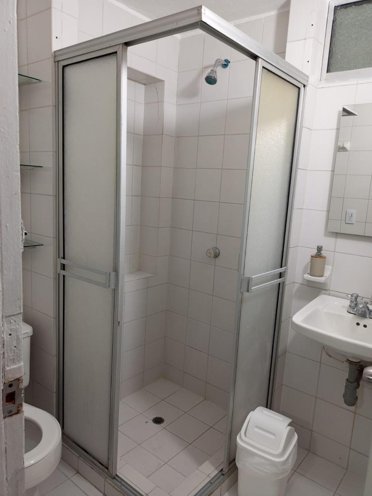 Habitación en casa particular Habitación Independiente Cerca Al Aeropuerto # 4