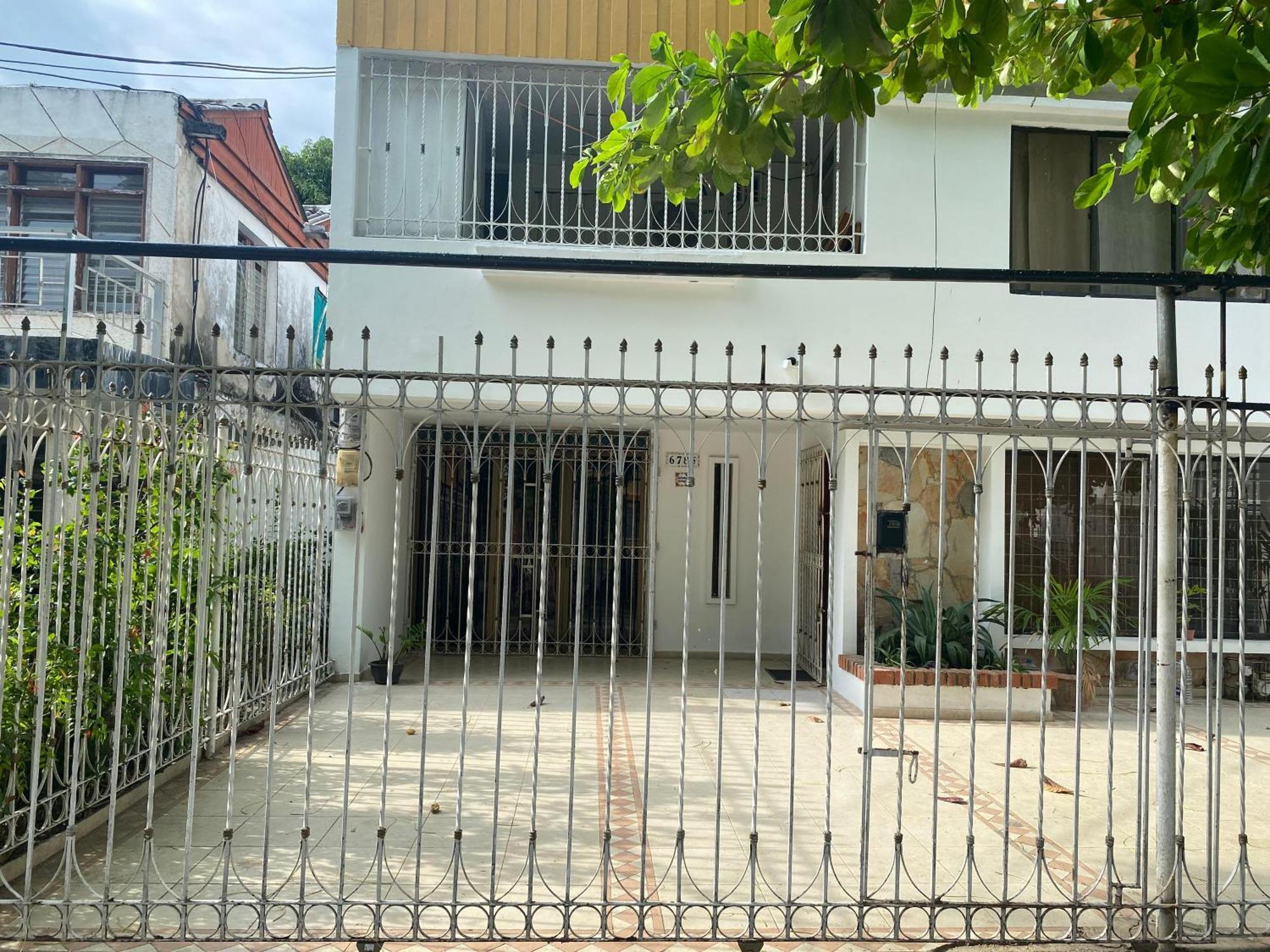 Habitación Independiente Cerca Al Aeropuerto # 4 Habitación en casa particular