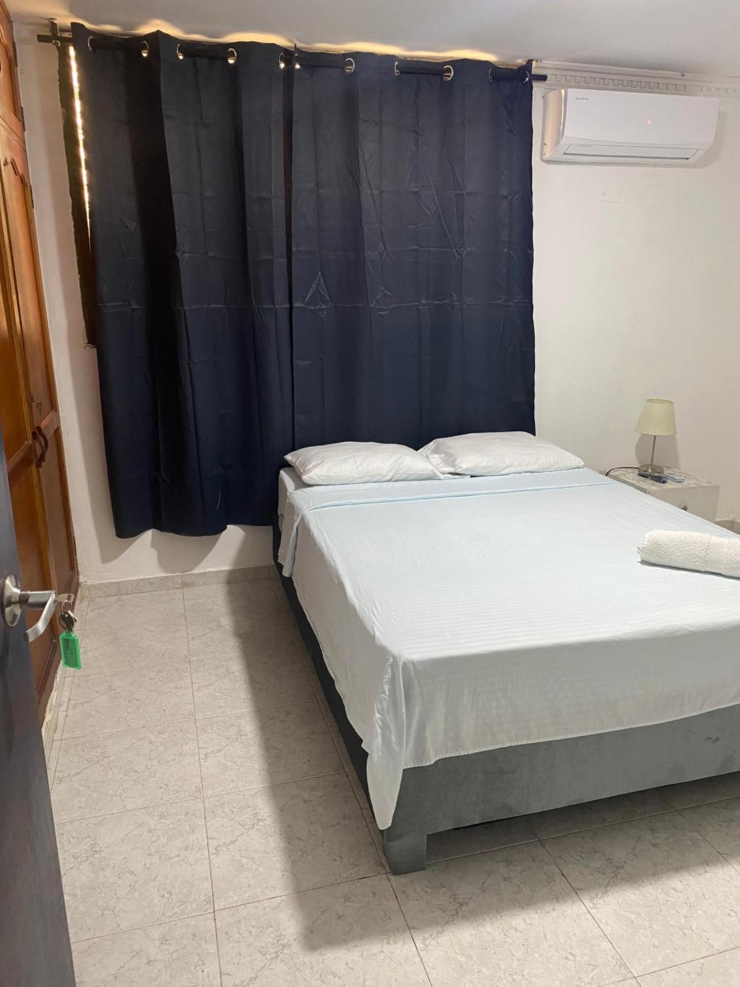 Habitación en casa particular Habitación Independiente Cerca Al Aeropuerto # 4 *